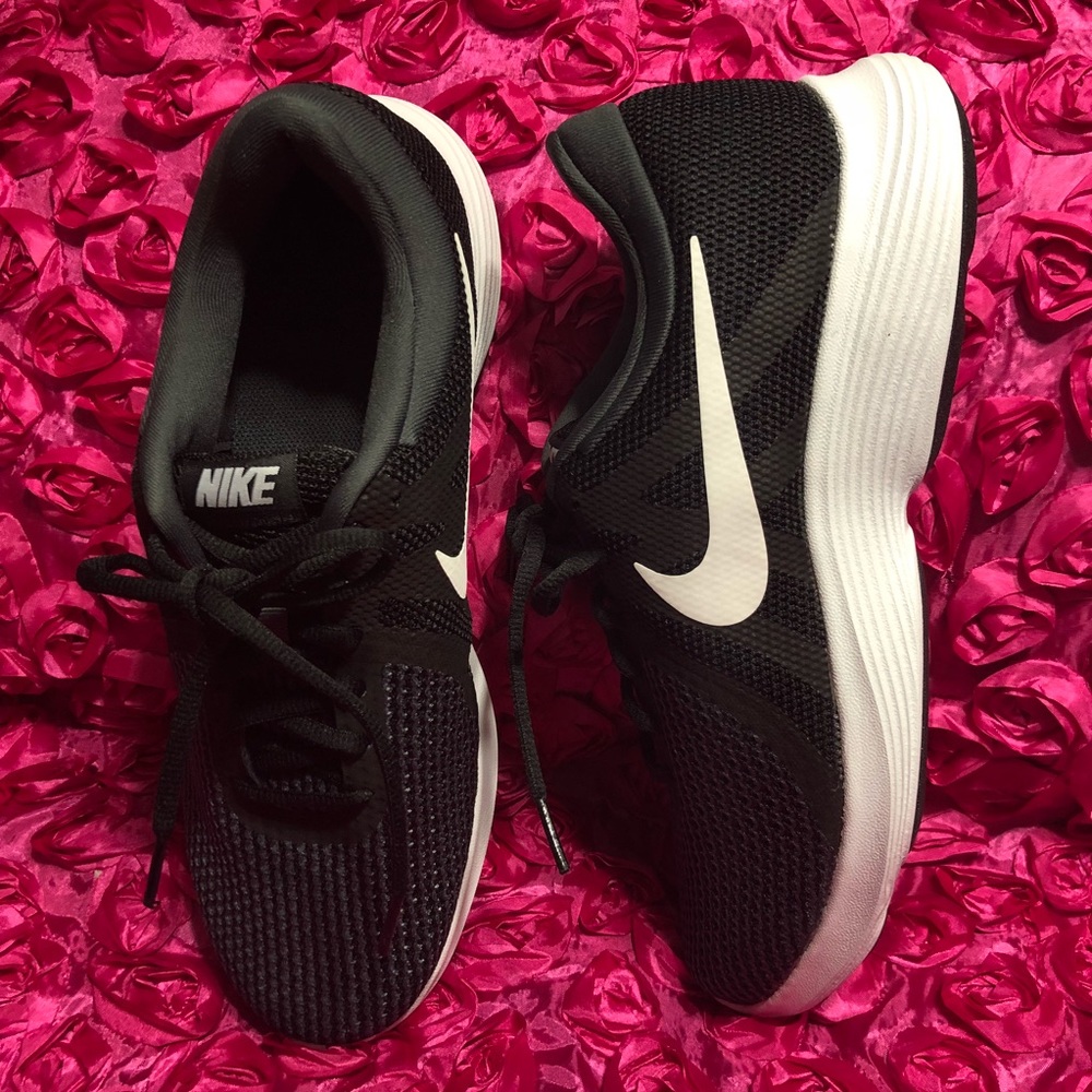 Nike Revolution 4 Women's Running Shoes